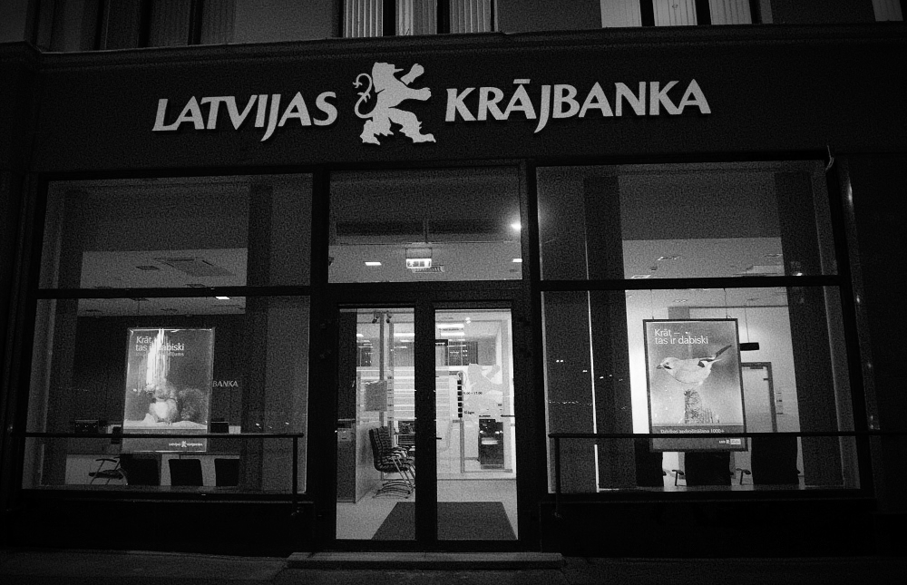 Krajbanka_branch_picture_monochrome